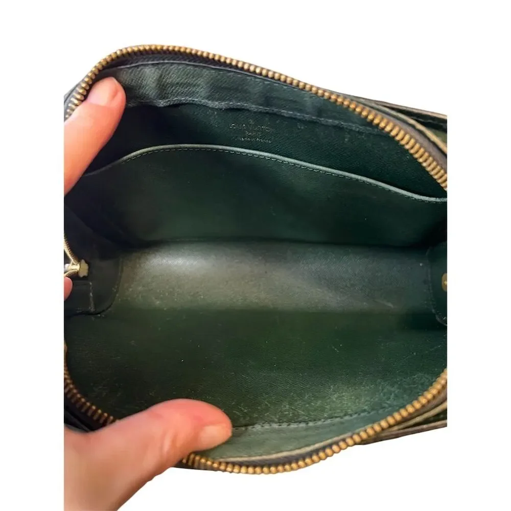 Louis Vuitton Taiga Baikal Green Leather Clutch Bag Unisex